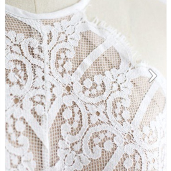 Chicwish lace halter dress - Picture 4 of 8